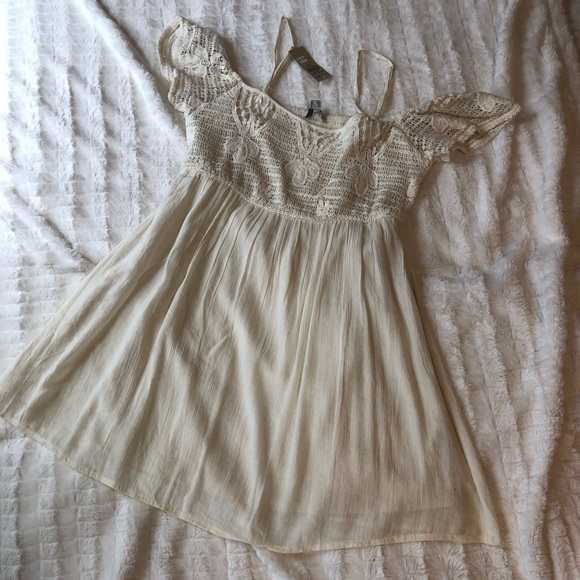 AMERICAN EAGLE crochet dress - Picture 2 of 4